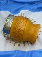 Mate Imperial PREMIUM de cuero color SUELA REPUJADO Y CINCELADO 100 % CUERO BASE COPITA + BOMBILLA de regalo - Imagen 2