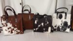 Cartera de cuero y pelo color negro y blanco - Imagen 2