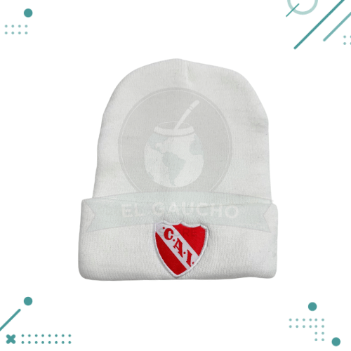 Agustina (10) Gorro Lana Independiente, Color Blanco con Escudo Bordado (CAI) - Imagen 1